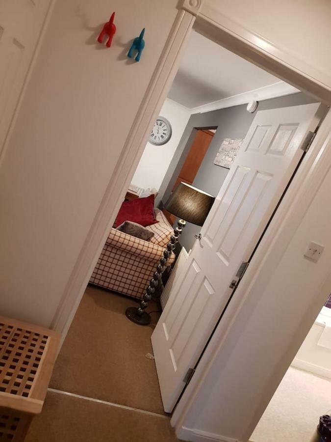 Chic Flat At Hairmyres Hospital & Train Station Appartement East Kilbride Buitenkant foto