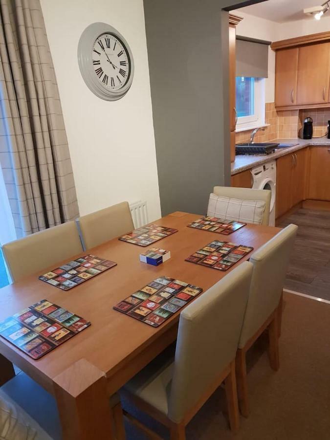 Chic Flat At Hairmyres Hospital & Train Station Appartement East Kilbride Buitenkant foto